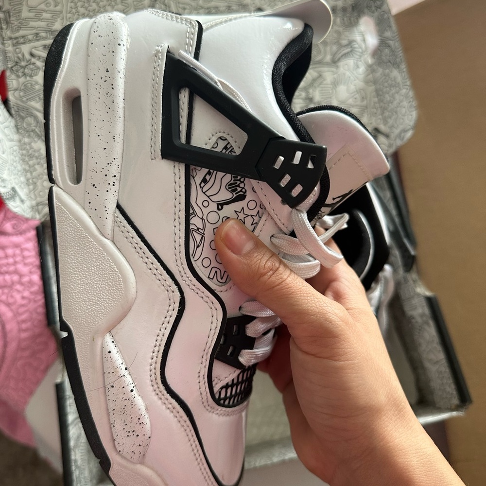 Jordan 4 Retro black & white